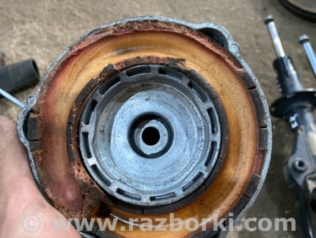 ФОТО Опора стойки для Porsche Cayenne II 958 E2/92A (10-14) Київ