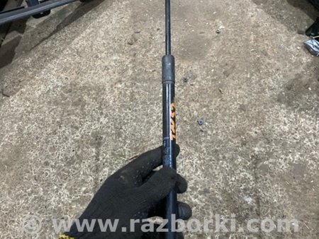 ФОТО Амортизатор капота для Porsche Cayenne II 958 E2/92A (10-14) Київ