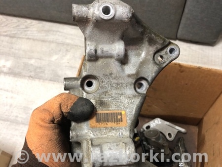 ФОТО Кронштейн для Volvo XC90 II SPA (2015-) Київ