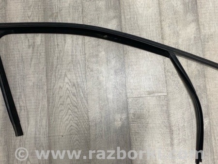ФОТО Направляющая стекла двери для Porsche Cayenne II 958 E2/92A (10-14) Київ