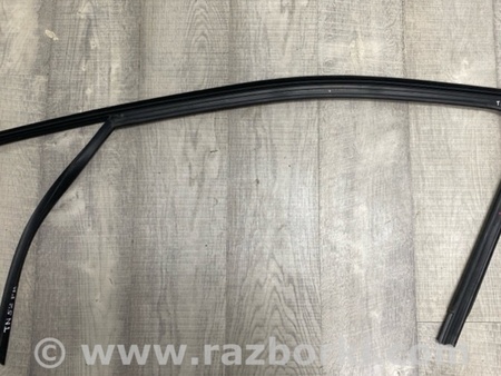 ФОТО Направляющая стекла двери для Porsche Cayenne II 958 E2/92A (10-14) Київ