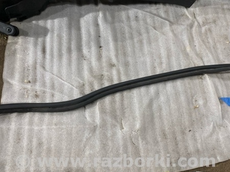 ФОТО Уплотнительная резинка капота для Porsche Cayenne II 958 E2/92A (10-14) Київ