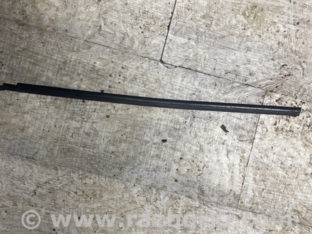 ФОТО Уплотнительная резинка боковой двери для Porsche Cayenne II 958 E2/92A (10-14) Київ