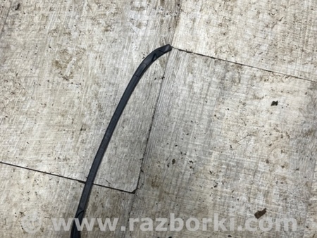 ФОТО Уплотнительная резинка боковой двери для Porsche Cayenne II 958 E2/92A (10-14) Київ