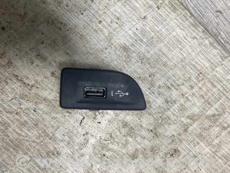 ФОТО Зарядное гнездо для Audi (Ауди) A3 III 8V (12-20) Київ