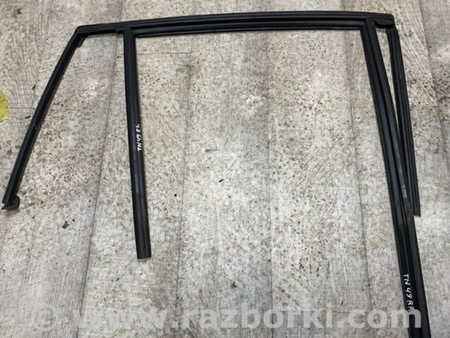 ФОТО Уплотнитель стекла двери для Volvo XC90 II SPA (2015-) Київ