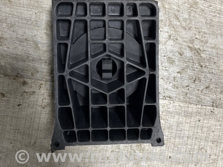 ФОТО Противооткатный упор для Land Rover Range Rover IV L405 (12-21) Київ