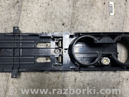 ФОТО Вкладыш подстаканника для Land Rover Range Rover IV L405 (12-21) Київ