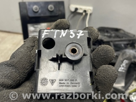 ФОТО Кронштейн для Porsche Macan I 95B +FL (13-18) Київ