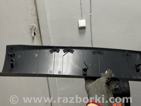 ФОТО Обшивка двери багажника для Subaru Crosstrek 3 GU (2022-) Київ