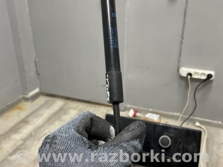 ФОТО Упор багажника для Porsche Macan I 95B +FL (13-18) Київ