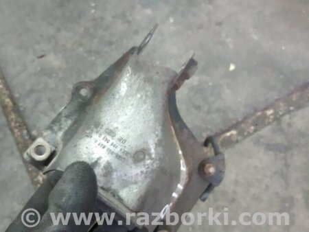 ФОТО Кронштейн передний левый для Audi (Ауди) A4 IV B8 8K (07-15) Київ