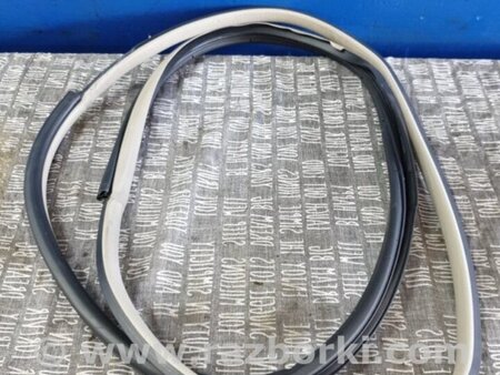 ФОТО Уплотнительная резинка задняя правая для Subaru Outback III BP/BL (03-09) Київ