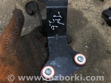 ФОТО Кронштейн для Audi (Ауди) A4 B8 - 8K2, 8K5 (08.2007-11.2015) Киев
