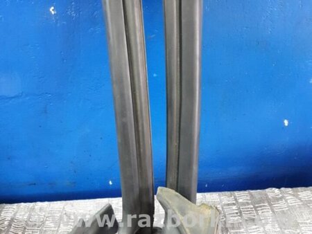 ФОТО Уплотнительная резинка правая для Subaru Outback III BP/BL (03-09) Київ