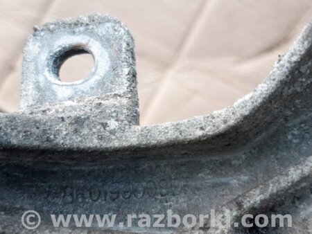 ФОТО Кронштейн правый для Audi (Ауди) Q5 I 8R (08-17) Київ