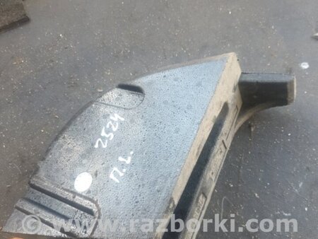 ФОТО Уплотнитель передний левый для BMW 5 F10 (10-17) Київ