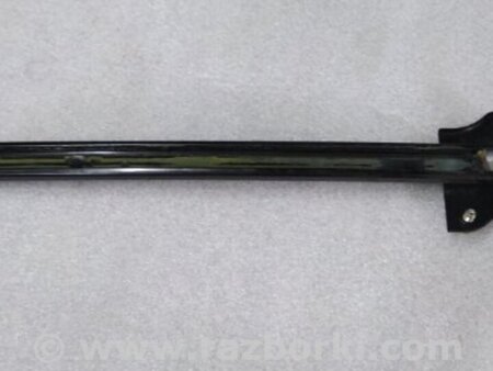 ФОТО Направляющая стекла передняя правая для Subaru Forester SG S11 (02-08) Київ