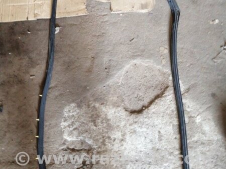 ФОТО Уплотнительная резинка передняя левая для Subaru Tribeca B9 (05-08) Київ