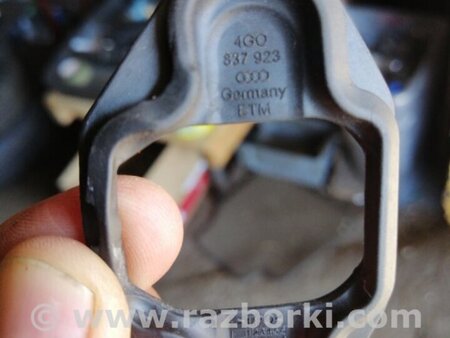 ФОТО Уплотнительная резинка передняя левая для Audi (Ауди) A6 C7 4G (11-18) Київ