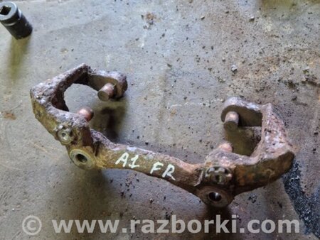 ФОТО Скоба суппорта передняя правая для Audi (Ауди) Q5 I 8R (08-17) Київ