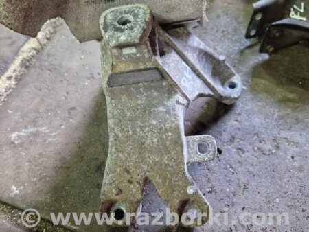 ФОТО Кронштейн правый для Audi (Ауди) Q5 I 8R (08-17) Київ