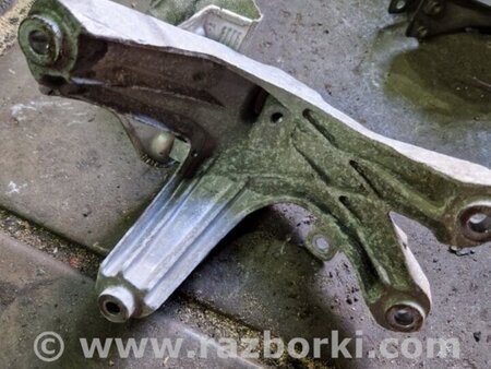 ФОТО Кронштейн правый для Audi (Ауди) Q5 I 8R (08-17) Київ