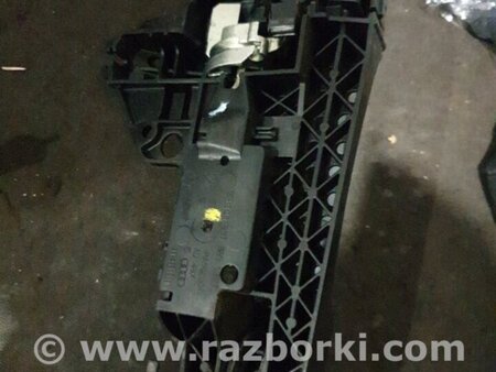 ФОТО Кронштейн ручки дверной передний левый для Audi (Ауди) A4 IV B8 8K (07-15) Київ