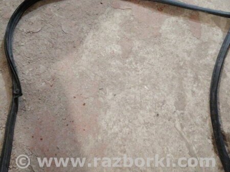 ФОТО Уплотнительная резинка передняя правая для Subaru Forester SH S12 (08-12) Київ