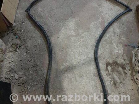 ФОТО Уплотнительная резинка передняя правая для Subaru Forester SH S12 (08-12) Київ