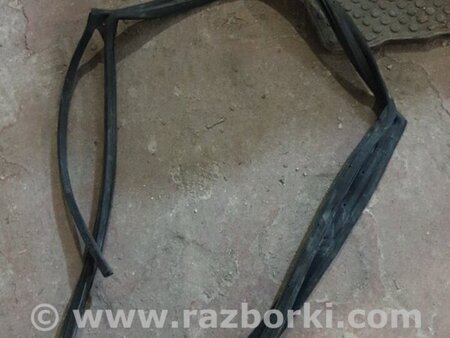 ФОТО Уплотнительная резинка задняя правая для Subaru Forester SH S12 (08-12) Київ