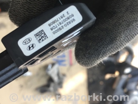 ФОТО Датчик удара передний правый для Hyundai ix35 I LM/EL Tucson (10-17) Київ