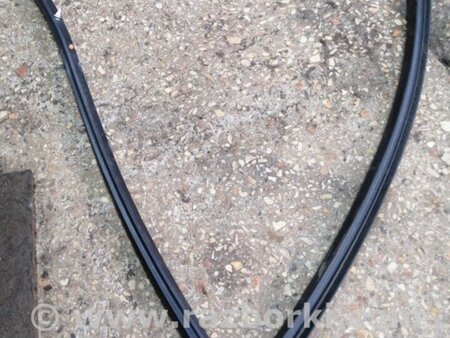 ФОТО Уплотнительная резинка передняя левая для Hyundai ix35 I LM/EL Tucson (10-17) Київ