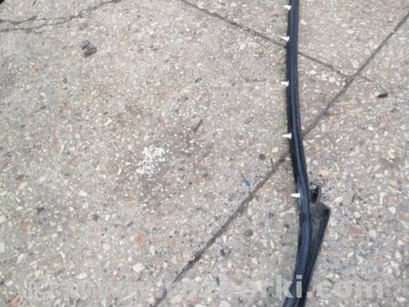 ФОТО Уплотнительная резинка передняя левая для Hyundai ix35 I LM/EL Tucson (10-17) Київ