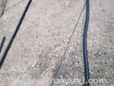 ФОТО Уплотнительная резинка задняя левая для Hyundai ix35 I LM/EL Tucson (10-17) Київ