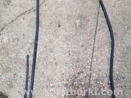 ФОТО Уплотнительная резинка задняя правая для Hyundai ix35 I LM/EL Tucson (10-17) Київ