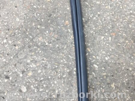 ФОТО Уплотнитель передний правый для Hyundai ix35 I LM/EL Tucson (10-17) Київ