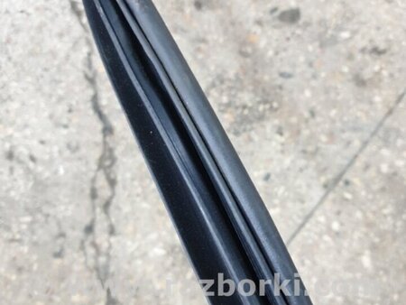 ФОТО Уплотнитель передний правый для Hyundai ix35 I LM/EL Tucson (10-17) Київ