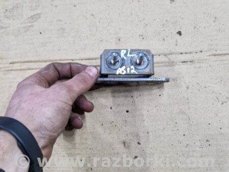 ФОТО Петля багажника задняя левая для Subaru Forester SG S11 (02-08) Київ