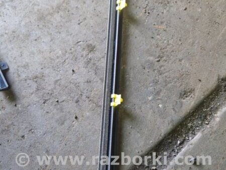 ФОТО Накладка на дверь задняя правая для Subaru Forester SG S11 (02-08) Київ