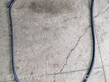 ФОТО Уплотнительная резинка передняя правая для Hyundai Santa Fe II CM (06-12) Київ