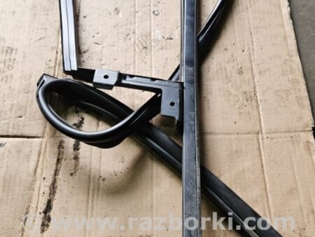 ФОТО Уплотнительная резинка задняя левая для KIA Sportage SL (10-16) Київ