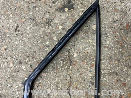 ФОТО Уплотнитель передний правый для Subaru Forester SJ S13 (12-18) Київ