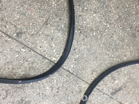 ФОТО Уплотнительная резинка задняя левая для Subaru Tribeca B9 (05-08) Київ