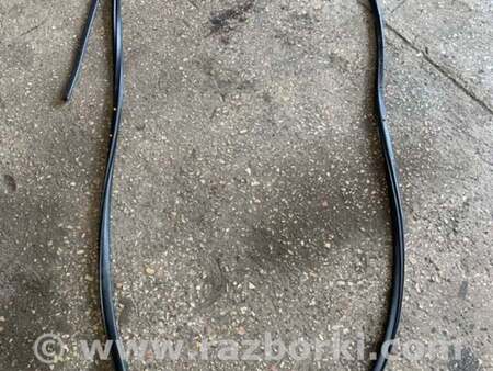 ФОТО Уплотнительная резинка задняя правая для Hyundai ix35 I LM/EL Tucson (10-17) Київ