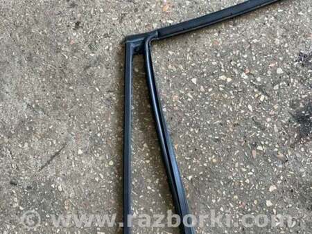 ФОТО Уплотнительная резинка задняя правая для Hyundai ix35 I LM/EL Tucson (10-17) Київ