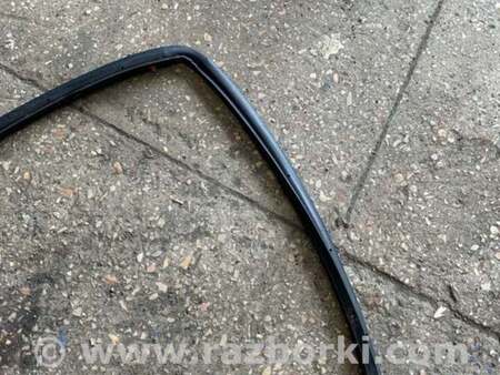 ФОТО Уплотнительная резинка задняя правая для Hyundai ix35 I LM/EL Tucson (10-17) Київ