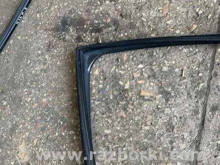 ФОТО Направляющая стекла задняя левая для Hyundai ix35 I LM/EL Tucson (10-17) Київ