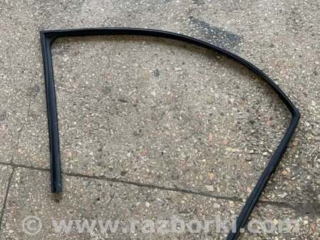 ФОТО Направляющая стекла передняя правая для Hyundai ix35 I LM/EL Tucson (10-17) Київ