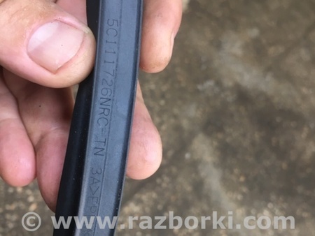 ФОТО Уплотнительная резинка задняя правая для Subaru Outback V BS (14-21) Київ